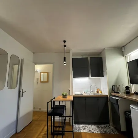 Apartment Nice Studio With Balcony Near The Eiffel Tower Paris