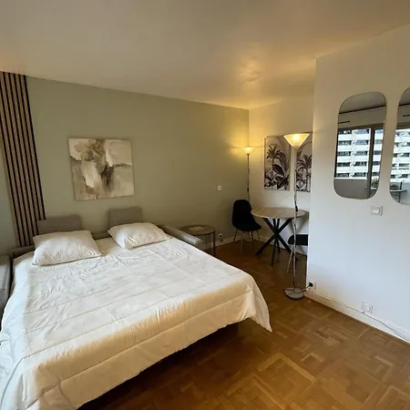 Nice Studio With Balcony Near The Eiffel Tower Apartment *